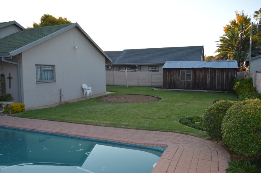 4 Bedroom Property for Sale in Flamwood North West